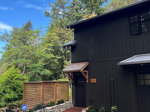 2nd image of 10787 Sunrise Dr NE