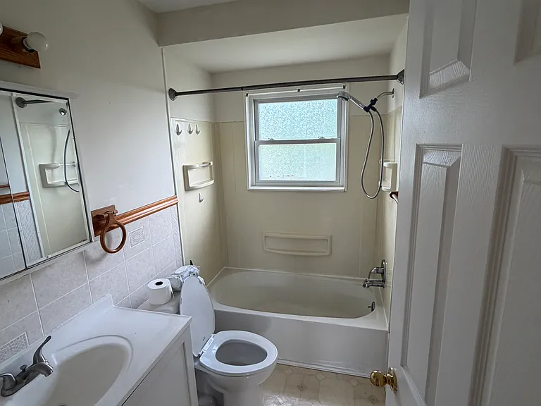 4812 Berwyn Dr — Photo 5