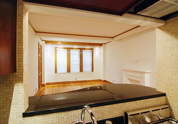 3rd image of 152 W 58th St APT 6D