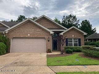 1st image of 412 Avenshire Ct