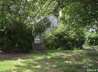 95 Raymond St, Stratford, CT 06614