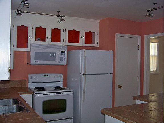 4th image of 1601 Linden Ave