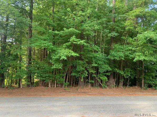 Hemlock Dr, Bracey, VA 23919