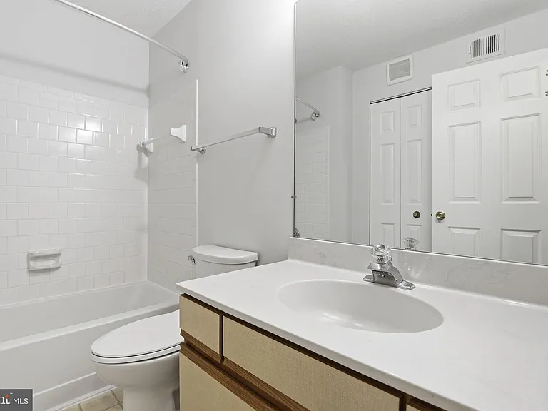 119 Fort Evans Rd SE #B — Photo 22