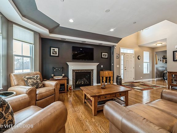 4th image of 758 Spencer Ln #D-3