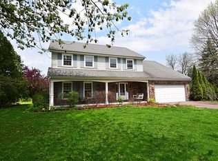 40W812 Long Shadow Ln, Saint Charles, IL 60175