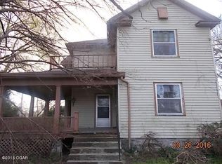 904 Olive St, Carthage, MO 64836