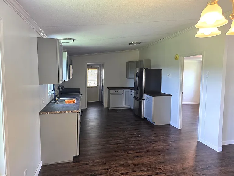 8659 W Pine St — Photo 14