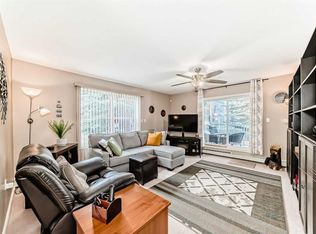 6800 Hunterview Dr NW #116, Calgary, AB T2K6K5