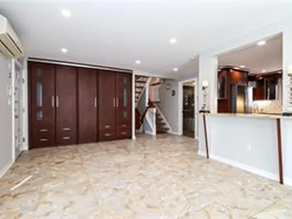 2613 East 65th Street image 12 of 31