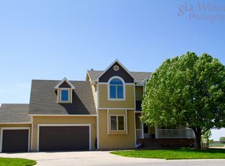 821 N Crest Ct, Wichita, KS 67206