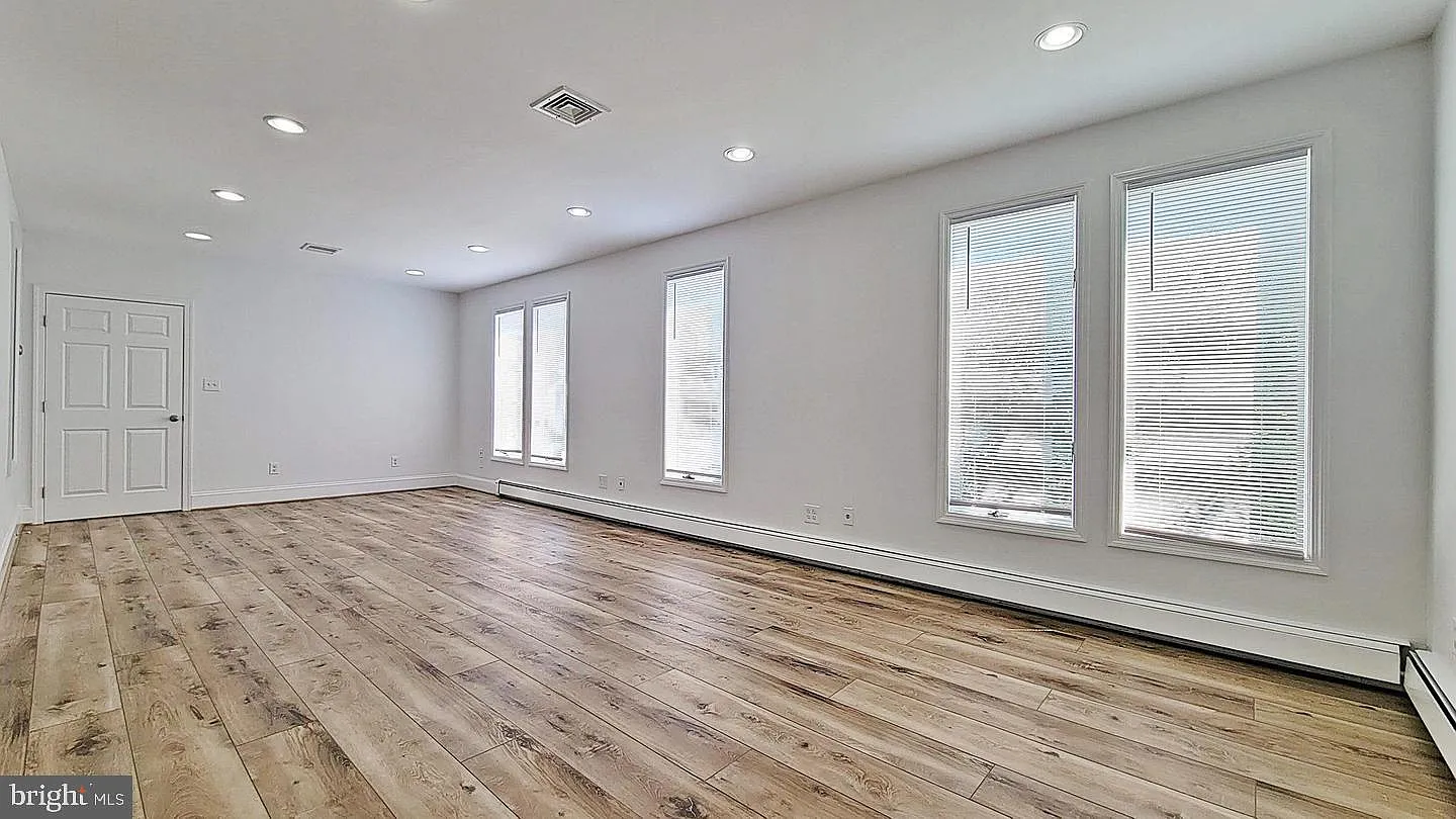 1 bed, 1.5 bath, 1400 sqft, $2,800 — Photo 3