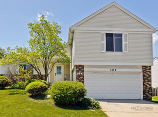104 Lilac Ln, Buffalo Grove, IL 60089