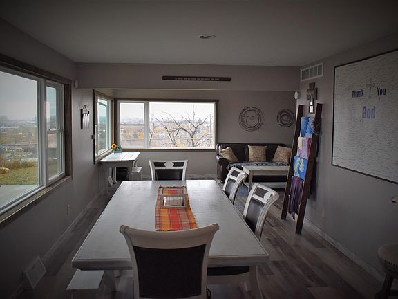 4th image of 2514 Grandview Dr