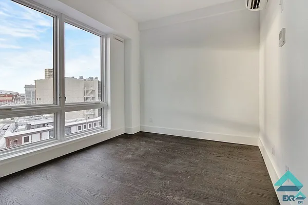 Rented by EXR | media 9