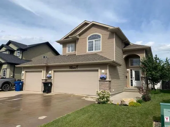 13 W Cyprus Rd, Blackfalds, AB T4M 0C5