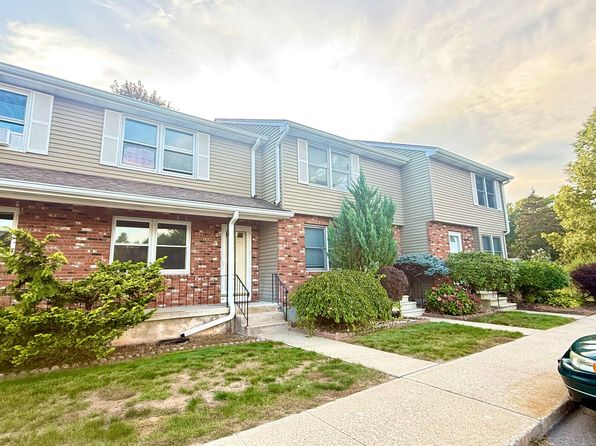 9 Saint Marc Cir #E