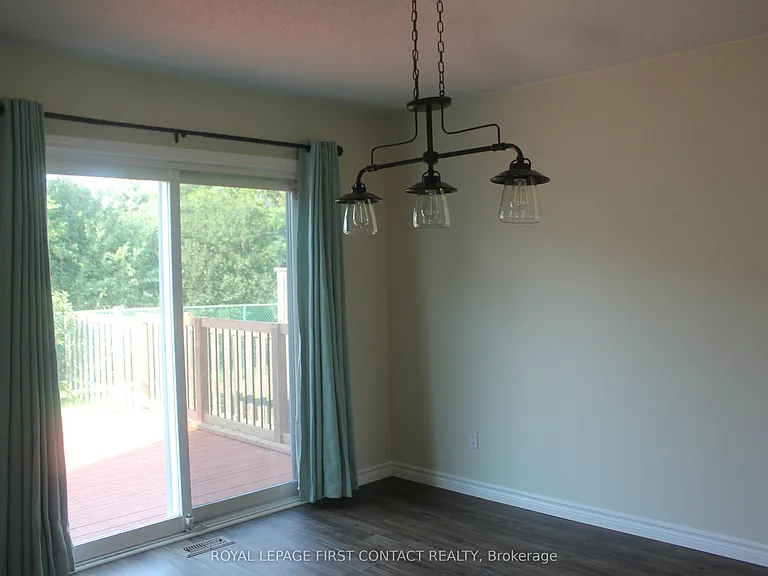 16 Rosenfeld Dr — Photo 13