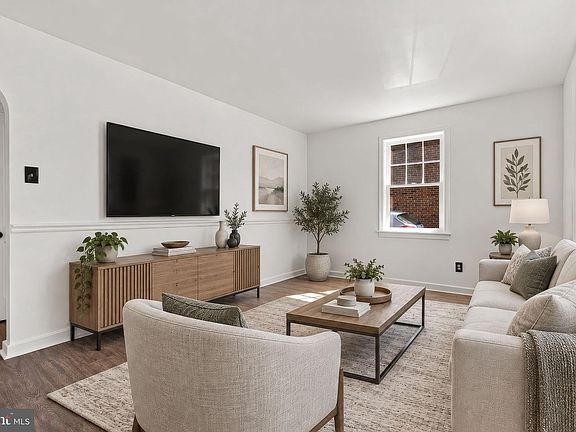3rd image of 303 Greystone Rd