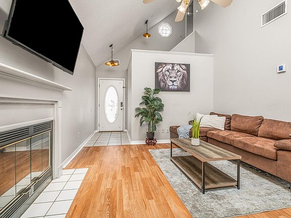 2nd image of 6968 Weatherwood Dr