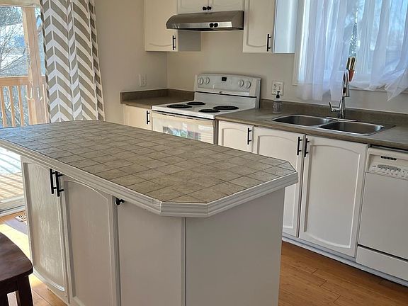 4th image of 41 Canary Reed Ct