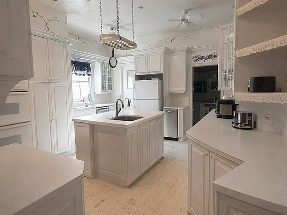 24th image of this home