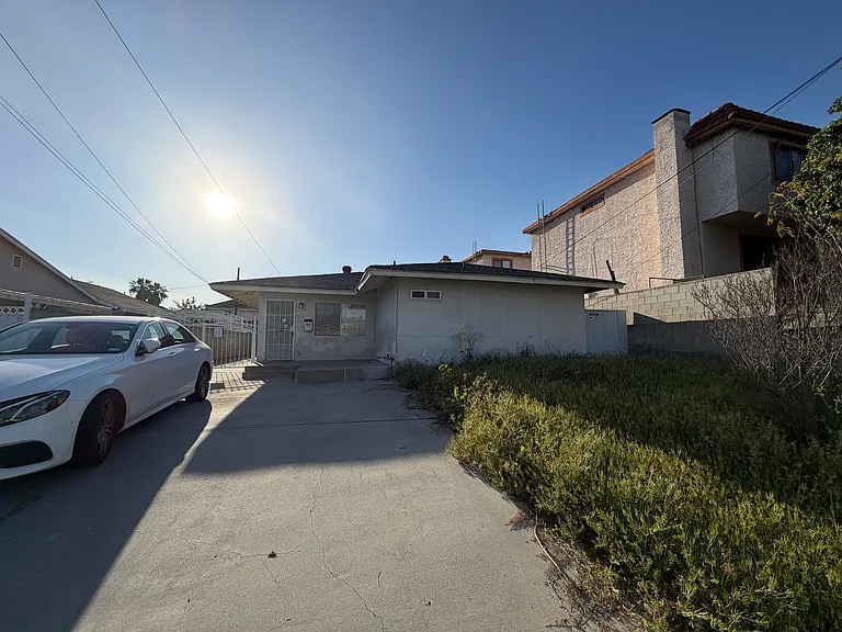 229 S Orange Ave #A — Photo 10