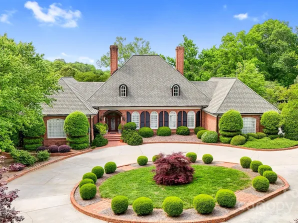 364 39th Avenue Dr NW, Hickory, NC 28601