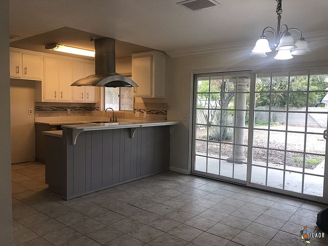 1st image of 1708 Ross Ave