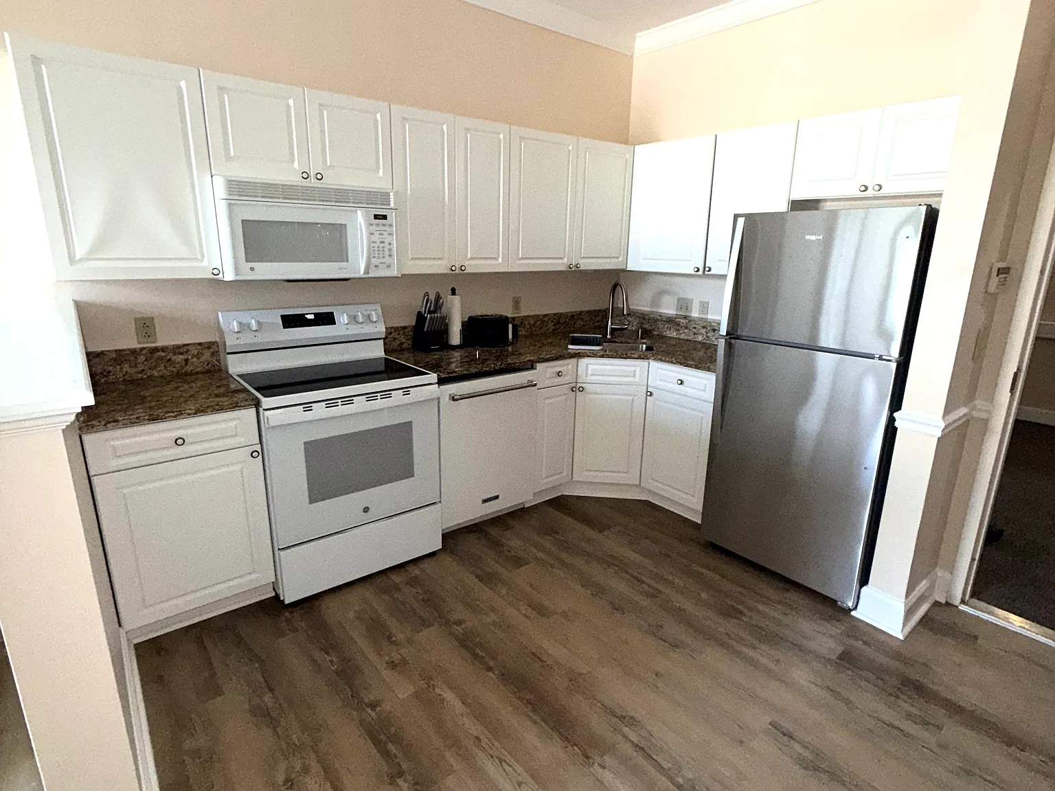 1 bed, 667 sqft, $1,650 — Photo 3