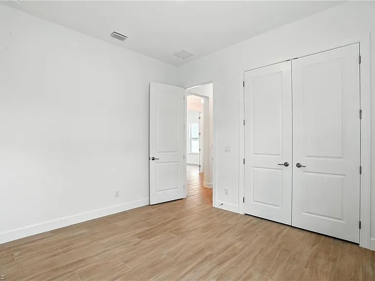 18301 Terracina Dr — Photo 25