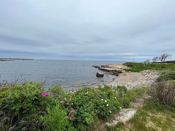 2nd image of 6 Driftwood Way