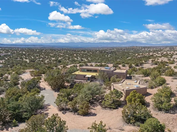 77 Vuelta Maria, Santa Fe, NM 87506