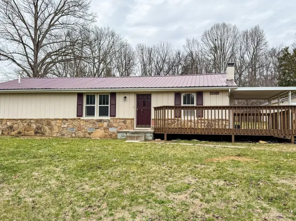 1348 Alberta Jones Rd, Dandridge, TN 37725
