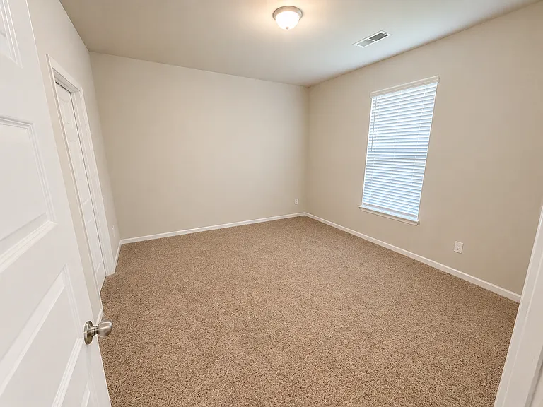 1104 Gilbert Ct — Photo 25