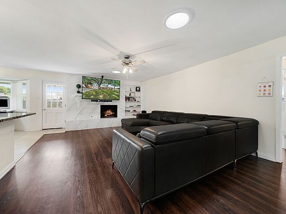 3rd image of 1803 Windlea Dr