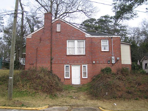 129 Highland - Right Side