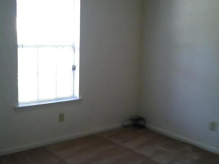 663 Windhaven Dr — Photo 10