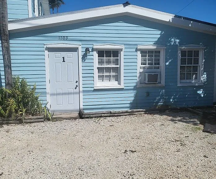 1209 William St #1 — Photo 1