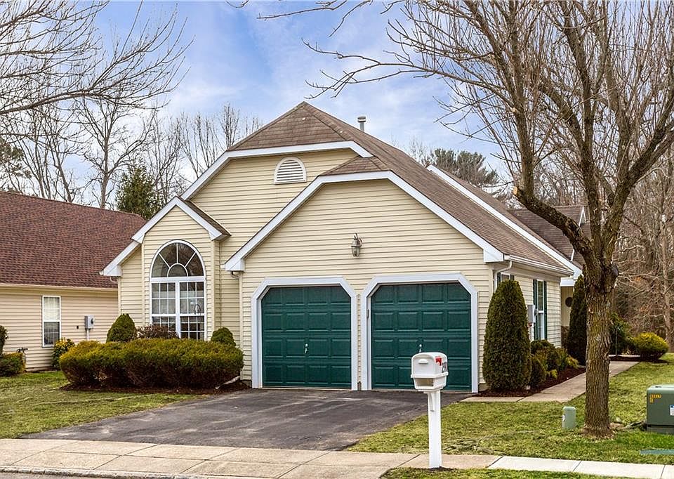 1st image of 2390 Woodbine Ln #0