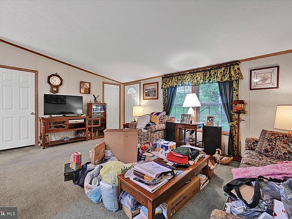 4th image of 902 Ivy Ln