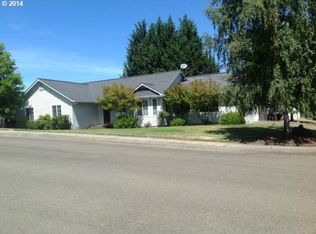 2701 Westlake Ave, Sutherlin, OR 97479