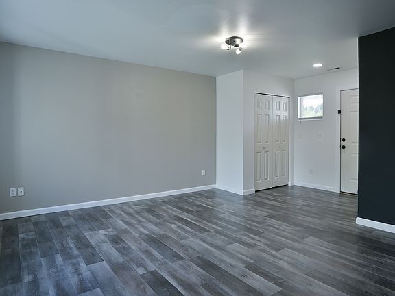 3rd image of 18533 94th Ave E