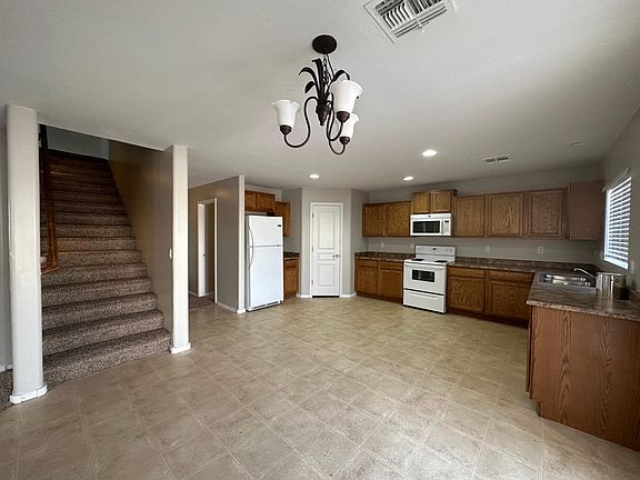 5th image of 1510 E Maddison Cir