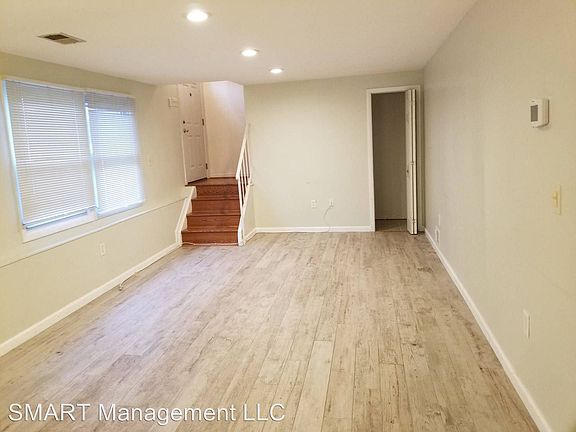 3rd image of 1326 Burlington Dr