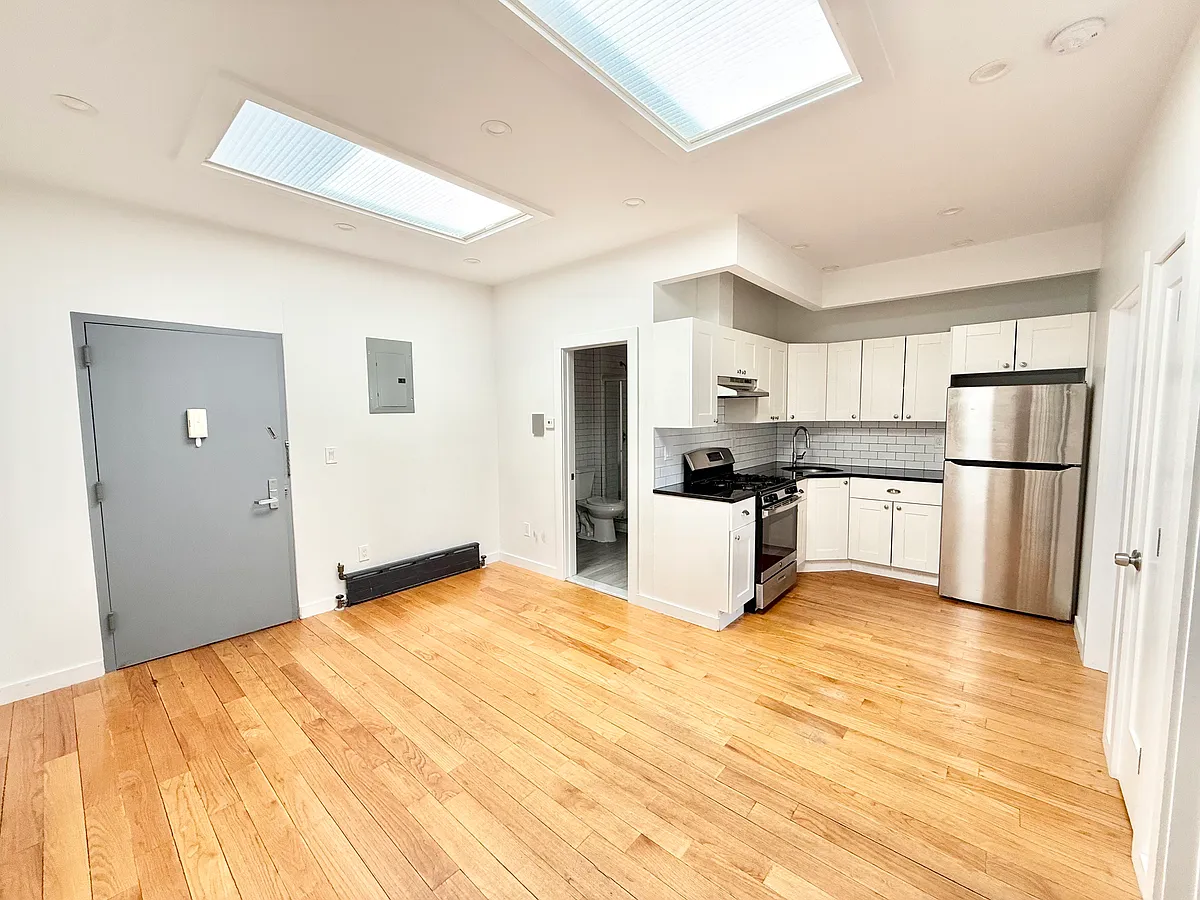 Building Photo - 2013 Flatbush Ave #R2