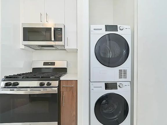 5th image of 521 W 134th St #7A