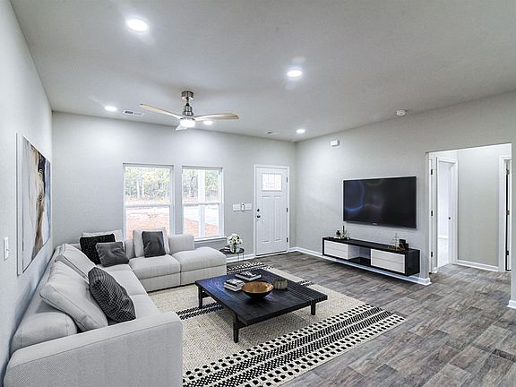 2nd image of 320 Fallaw Rd