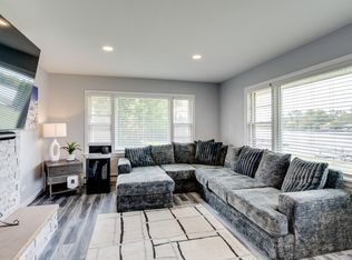 811 N River Rd #ID1306762P, McHenry, IL 60051