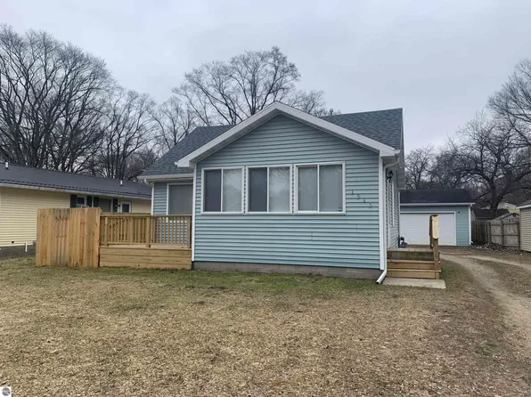 1513 Upton St, Mount Pleasant, MI 48858